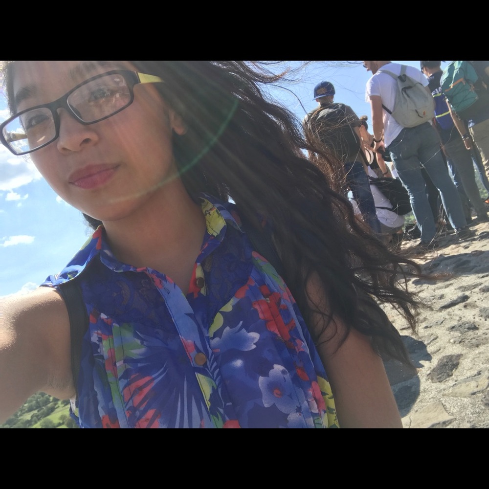 Meet your Posher, Yoselin